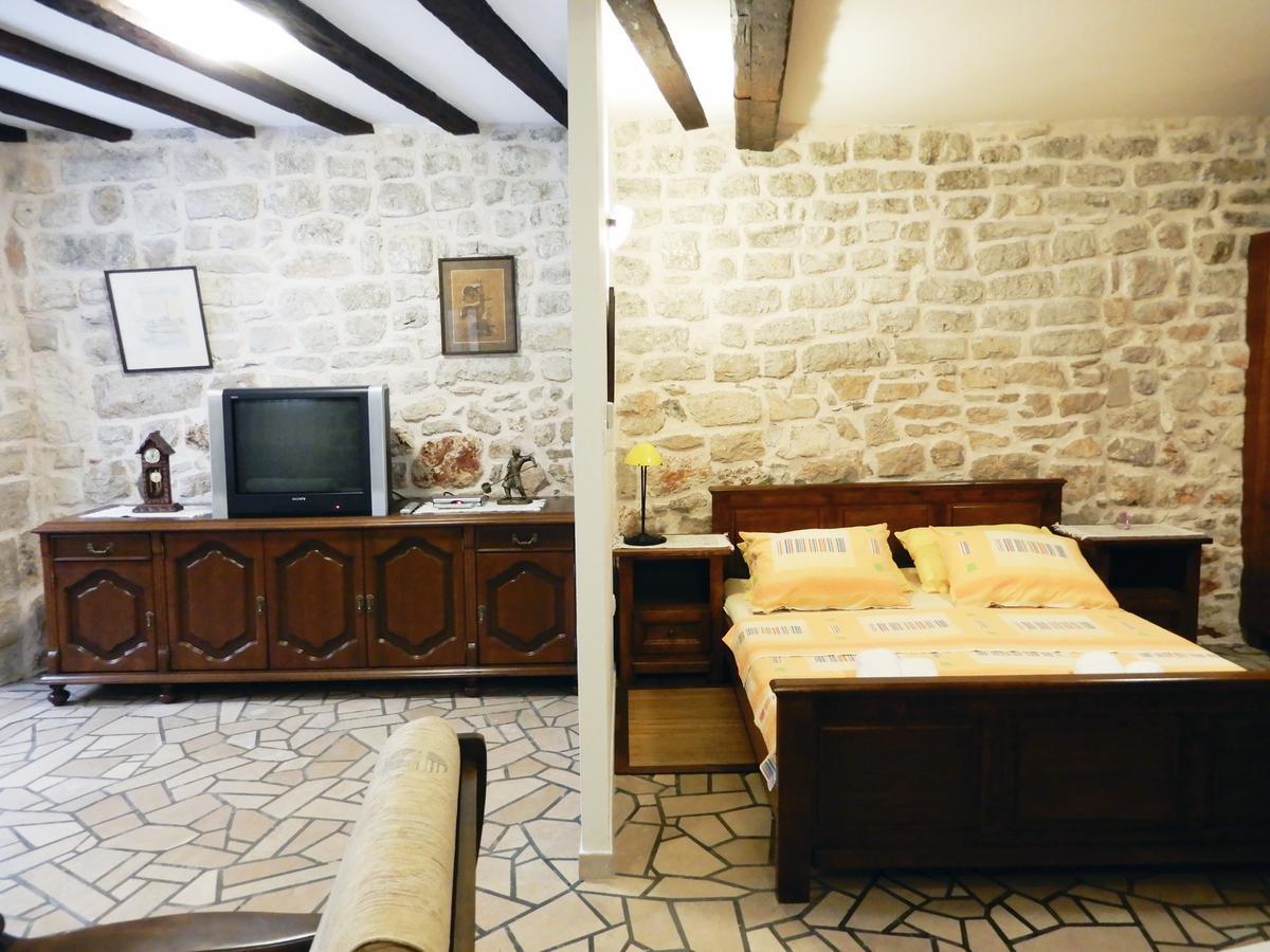 Apartment Primorac Stari Grad  Buitenkant foto