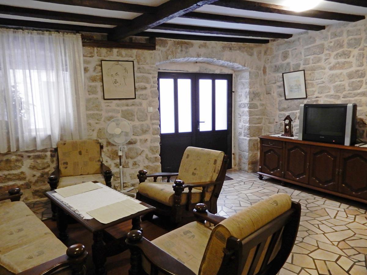 Apartment Primorac Stari Grad  Buitenkant foto